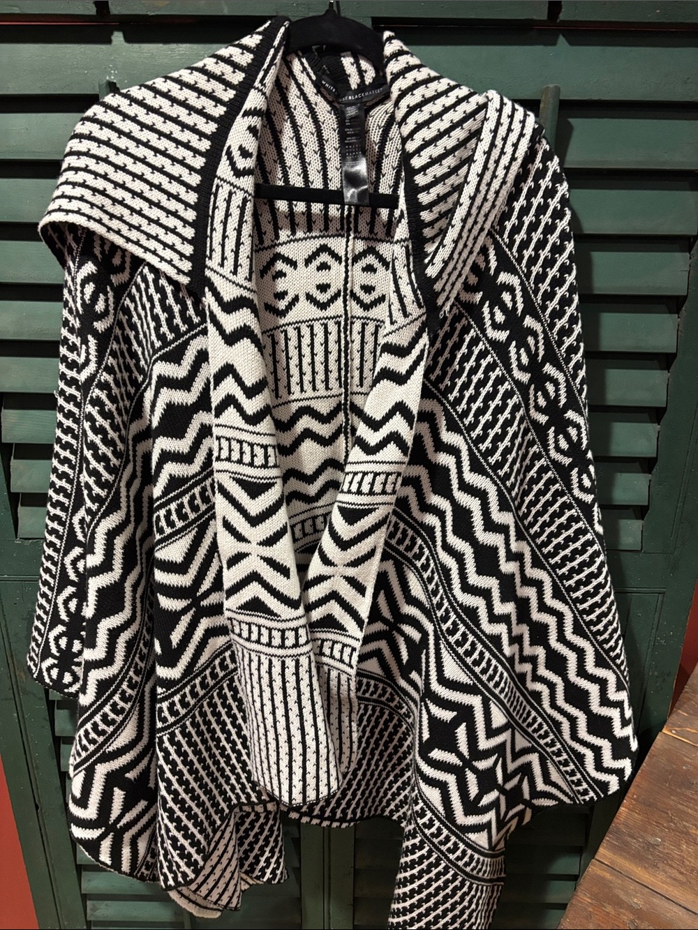 White House Black Market Black & White Patterned Knit Shawl-Collar Coatigan